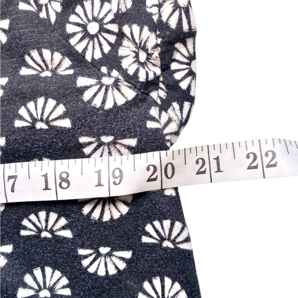 Wonderly Black and White Floral Blouse - Picture 9 of 12